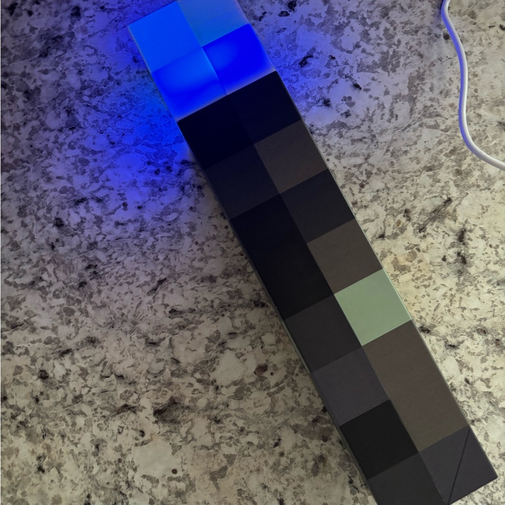 Minecraft torch LED Color-Changing nightlight - Picture 8 of 10